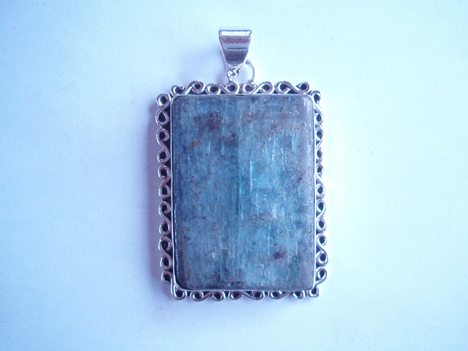 Labradorite Pendant Blue A highly mystical and protective stone, a bringer of light 120